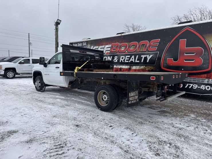 2022-chevrolet-silverado-3500-image-3