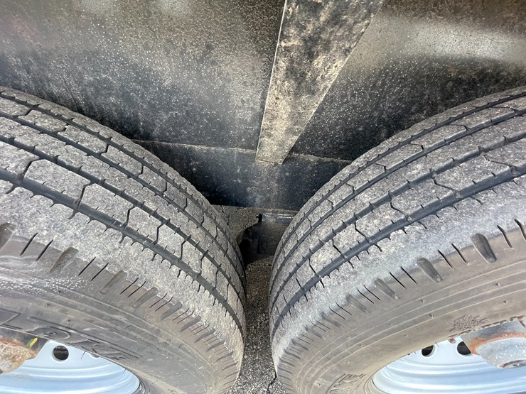 #8551-•-appalachian-trail-tilt-bed-trailer-image-15