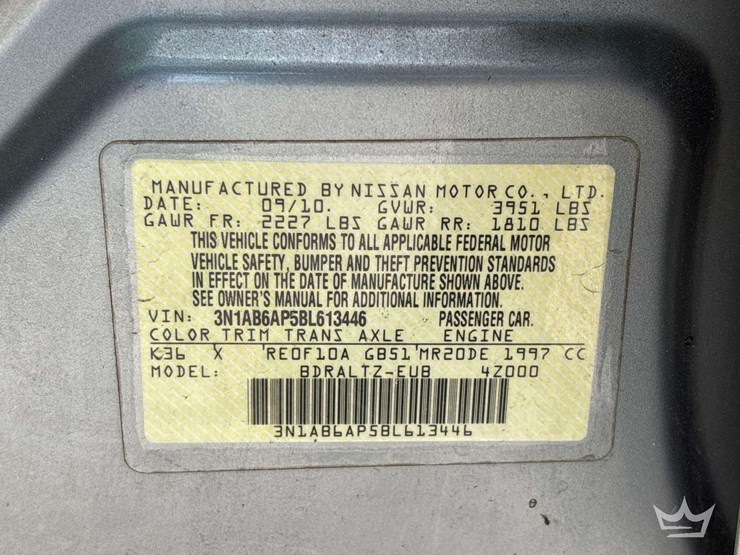 2011-nissan-sentra-sedan-image-5