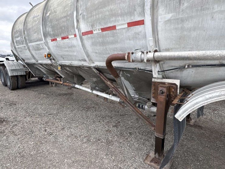 1965-fruehauf-trailer-image-9