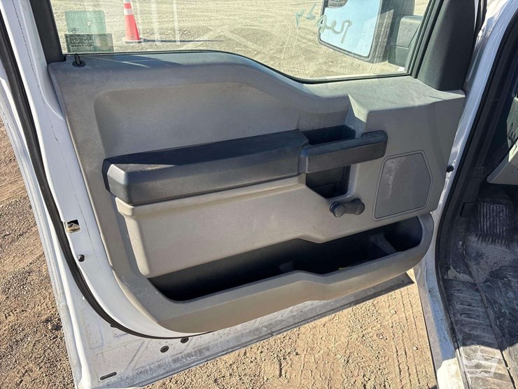 2017-ford-f150-image-8