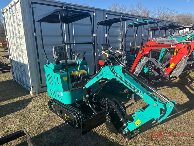 new/unused-findustry-h115r-mini-excavator-image-1