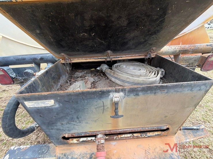 2018-freightlinerwater-truck-image-11