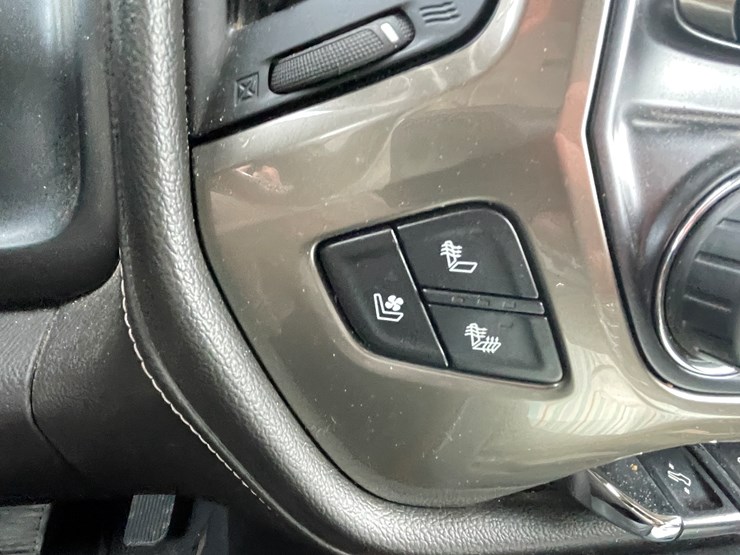 #7551-•-2019-chevy-silverado-high-country-pickup-(has-wi-title)-(blair,-wi)-image-45