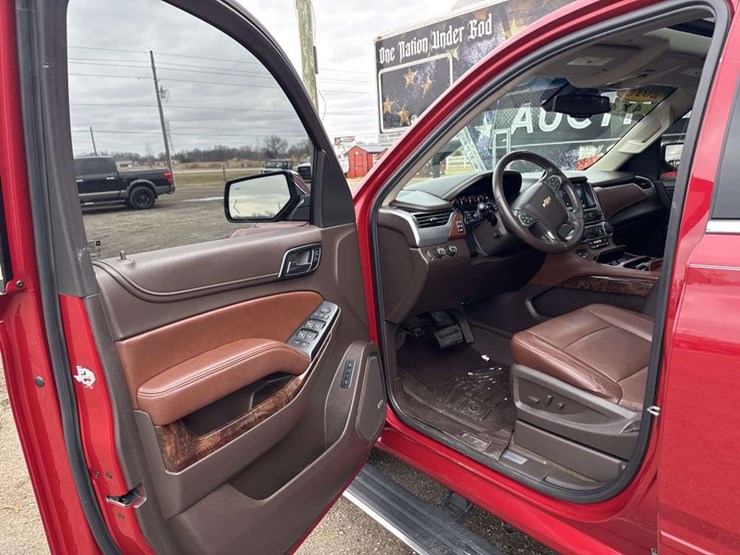 2015-chevrolet-tahoe-ltz-image-7