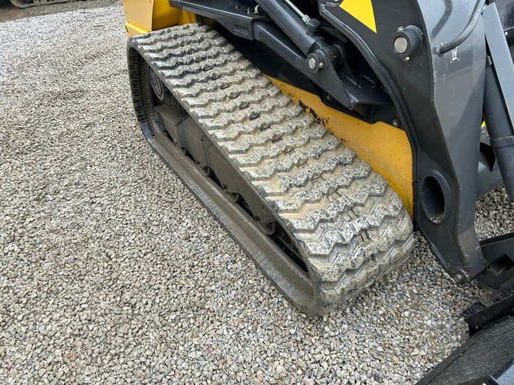 2021-new-holland-c345-image-12