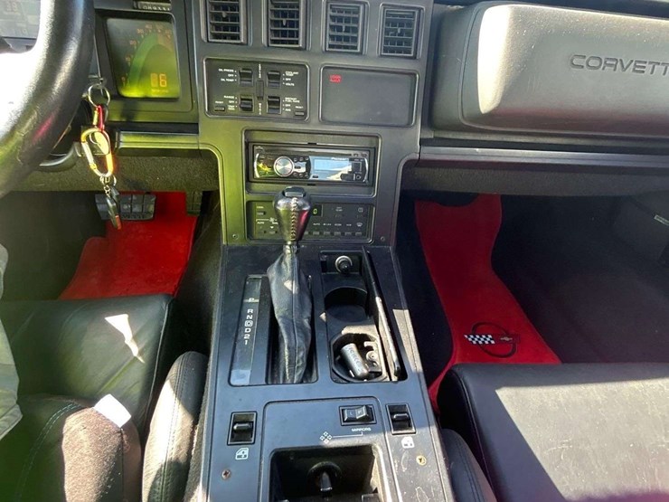 1989-corvette-convertible-image-18