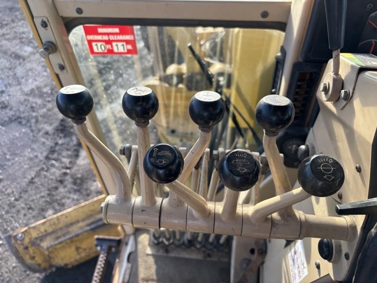 caterpillar-143h-image-42