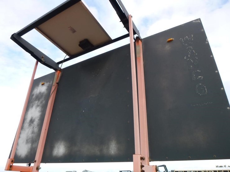 wanco-wtsp-towable-arrow-board-image-9