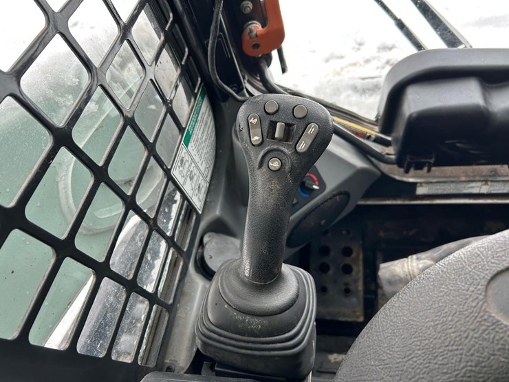 2020-bobcat-t595-image-22