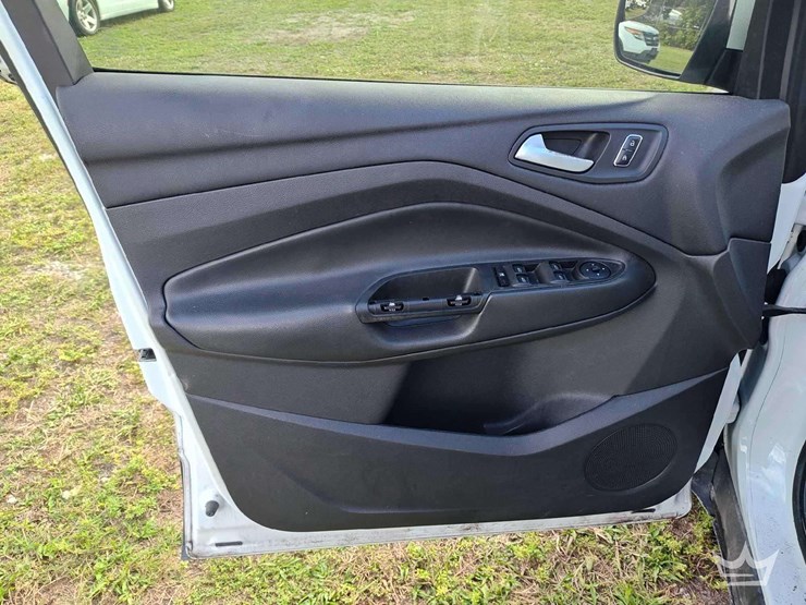 2015-ford-escape-image-15