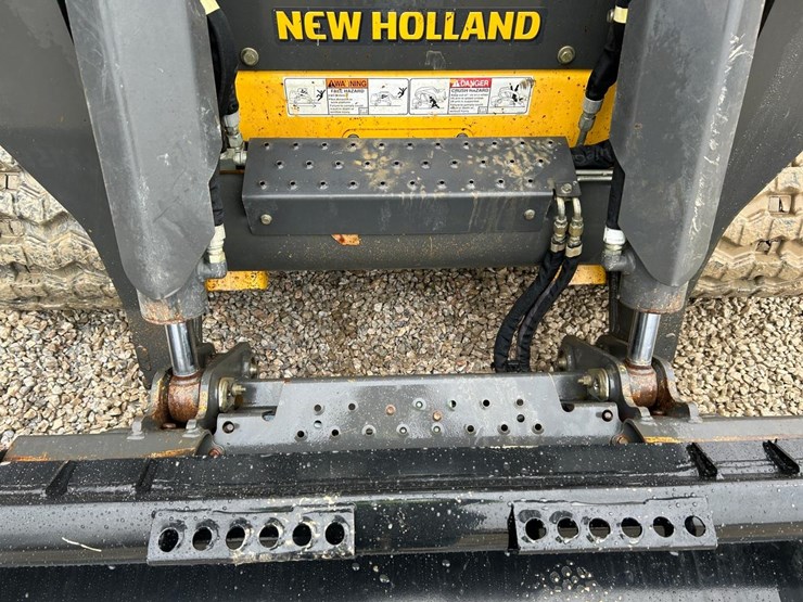 2021-new-holland-c345-image-10