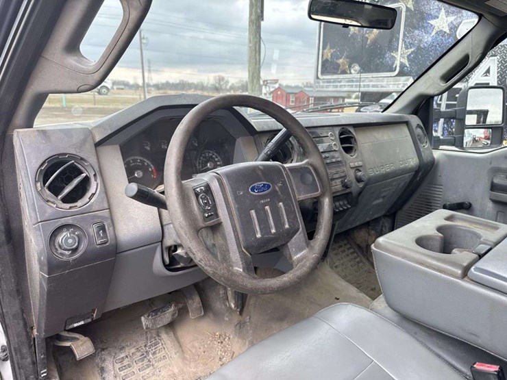 2011-ford-f350-image-27