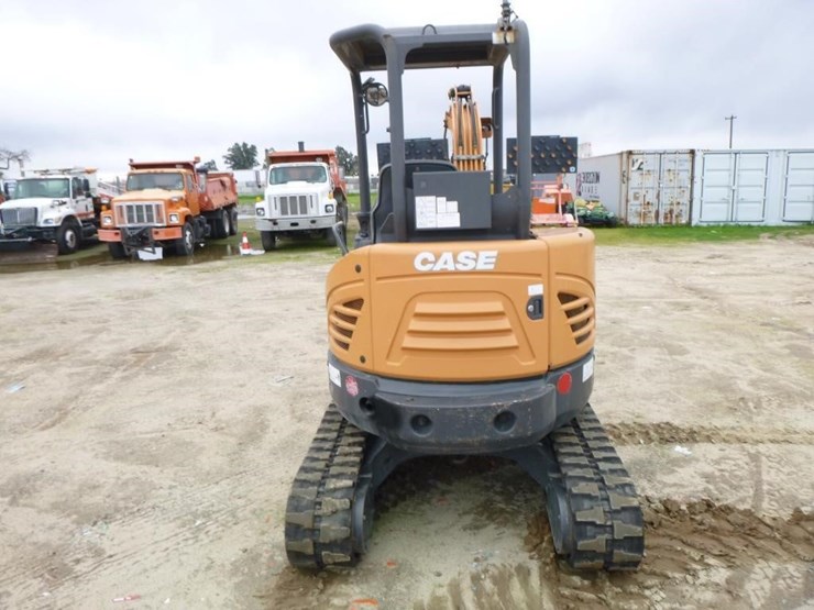 2017-case-cx33c-image-24