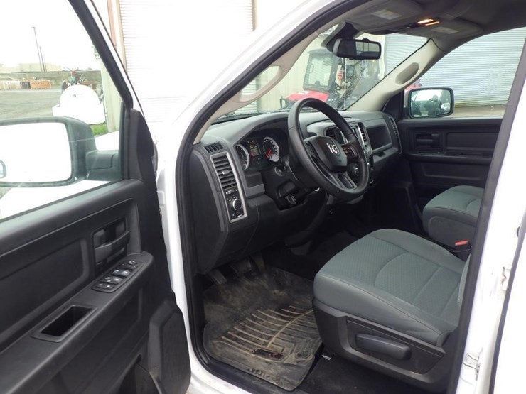 2015-dodge-1500-image-5