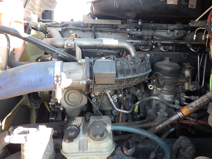 2020-freightliner-cascadia-125-image-24