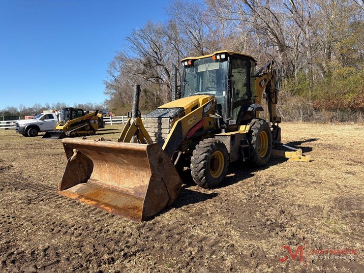 2017-caterpillar-420f2-image-7