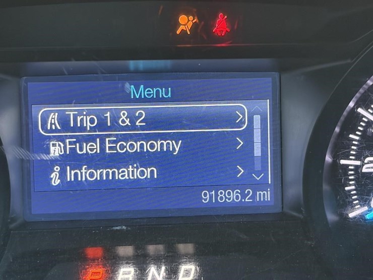 2015-ford-explorer-image-15