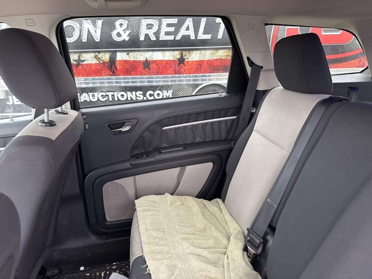 2009-dodge-journey-sxt-image-16