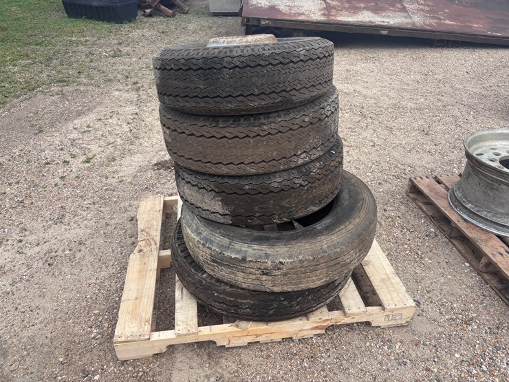 #1651-•-assorted-wheels-and-tires-image-2