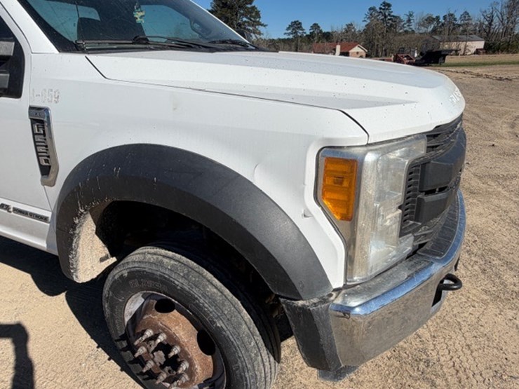2018-ford-f550-image-22