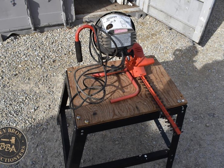 electric-light-and-hedge-trimmers-41817-image-3