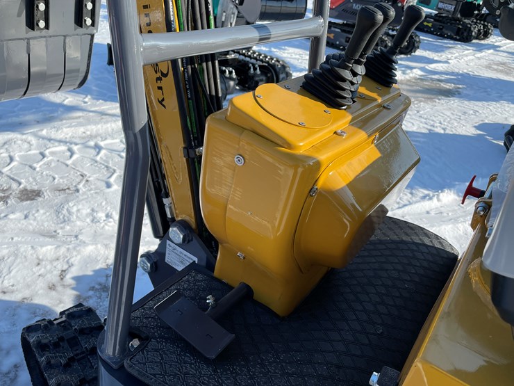 #5376-•-mx12rx-mini-excavator-image-11