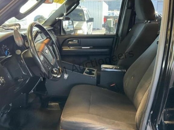 2016-ford-expedition-image-21