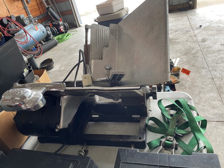 #7607-•-globe-meat-slicer-image-4