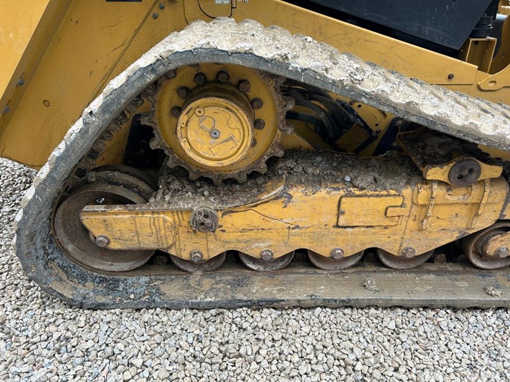2020-caterpillar-279d3-image-13