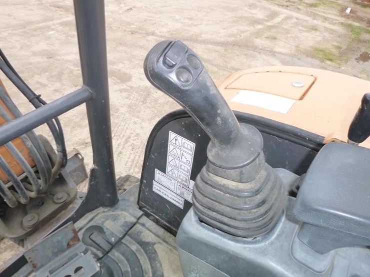 2017-case-cx33c-image-9