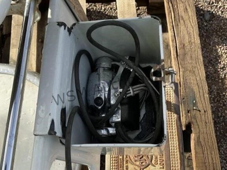 antique-barbers-chair-image-5