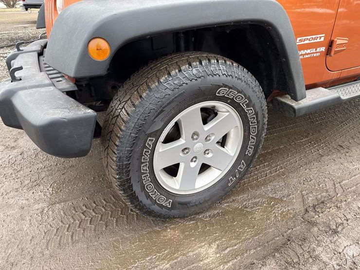 2011-jeep-wrangler-image-8