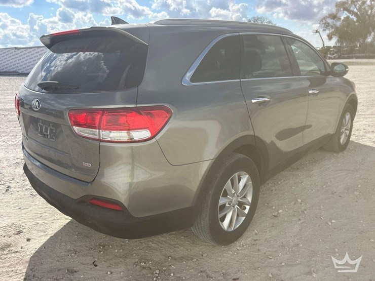 2016-kia-sorento-image-3