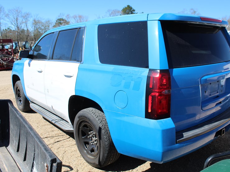 2016-chevrolet-tahoe-image-4