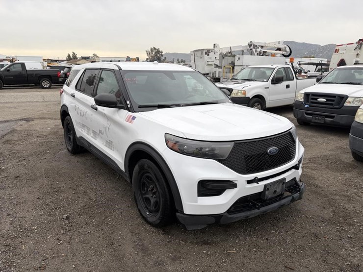 2020-ford-explorer-image-2