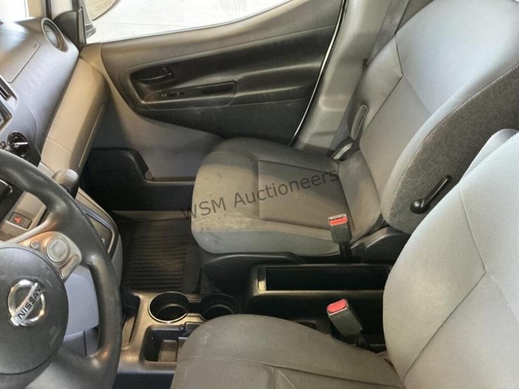 2017-nissan-nv200-image-21