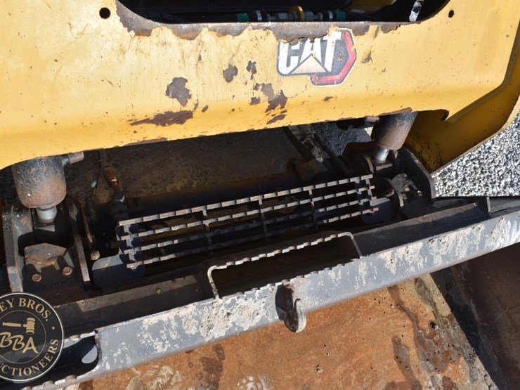 2020-caterpillar-259d3-image-29