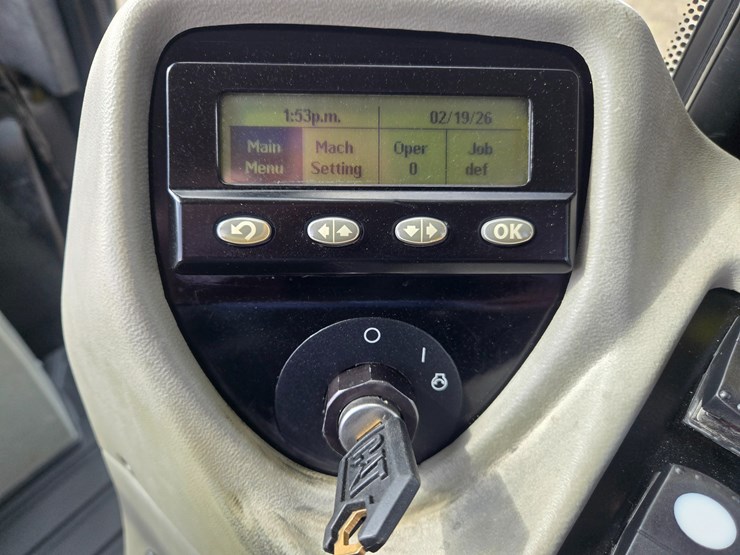 2015-caterpillar-953d-image-115