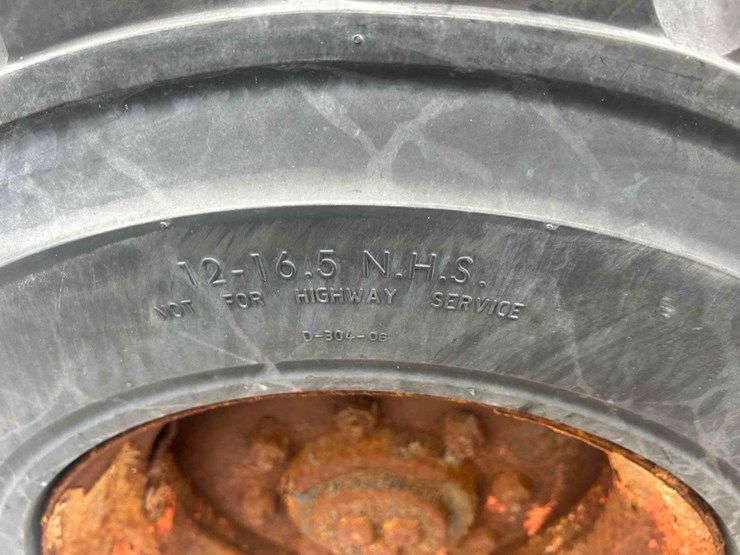 2007-bobcat-s300-image-12