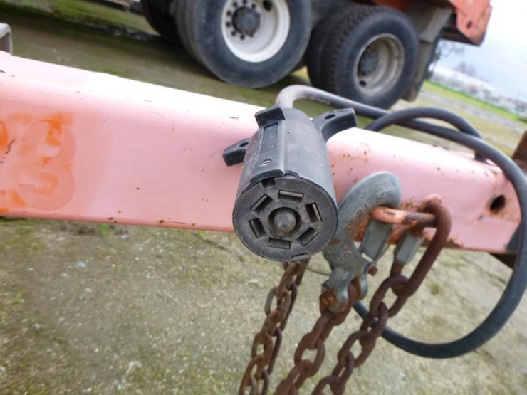 wanco-wtsp-towable-arrow-board-image-11