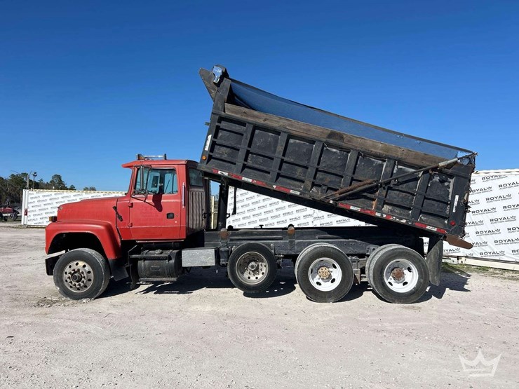 1995-ford-lt9000-image-49