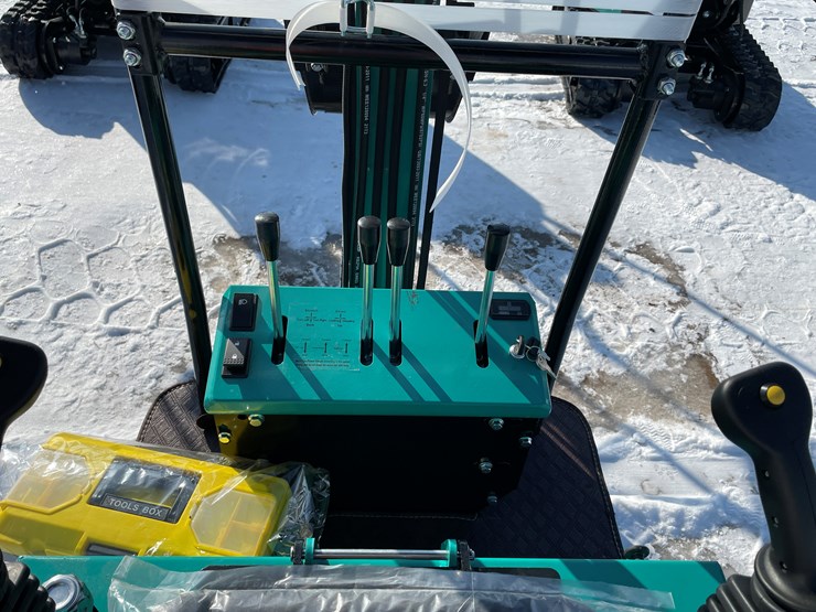 #5367-•-mx50r-mini-excavator-image-10