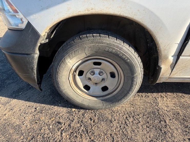 2019-ram-1500-classic-image-15