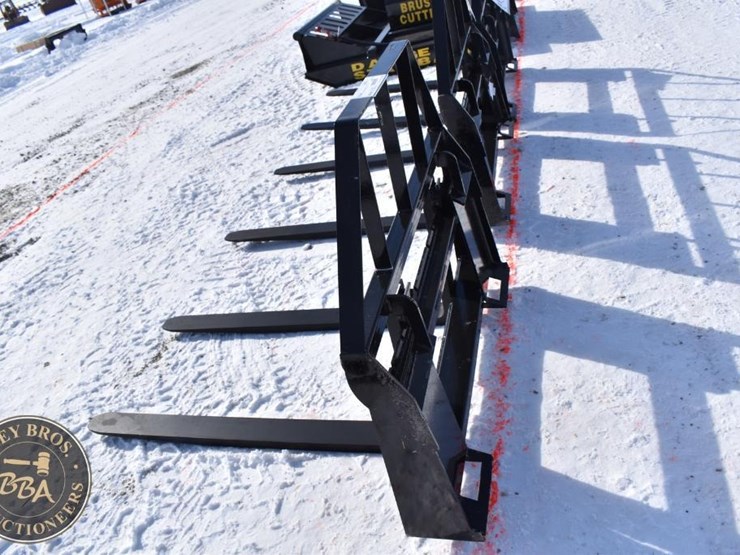 agt-industrial-pallet-fork-attachment-41887-image-3