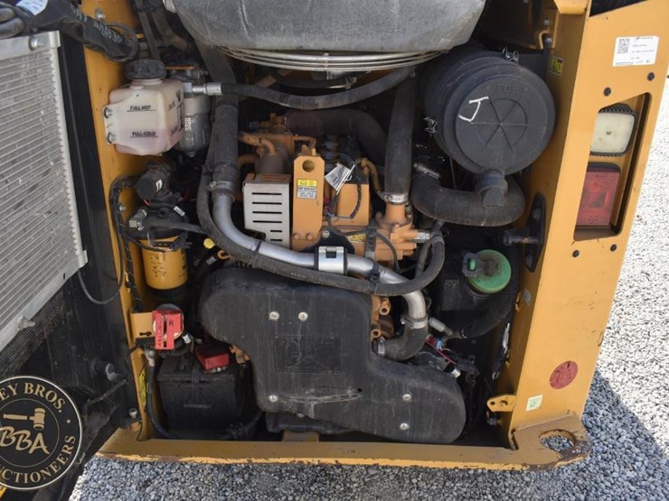 2020-caterpillar-259d3-image-38