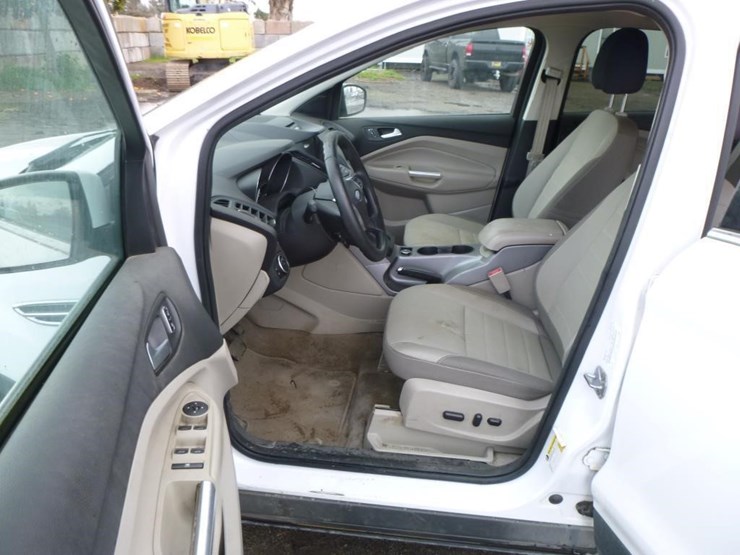 2016-ford-escape-image-9