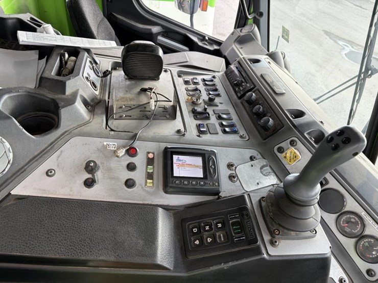 2018-mack-lr613-image-19