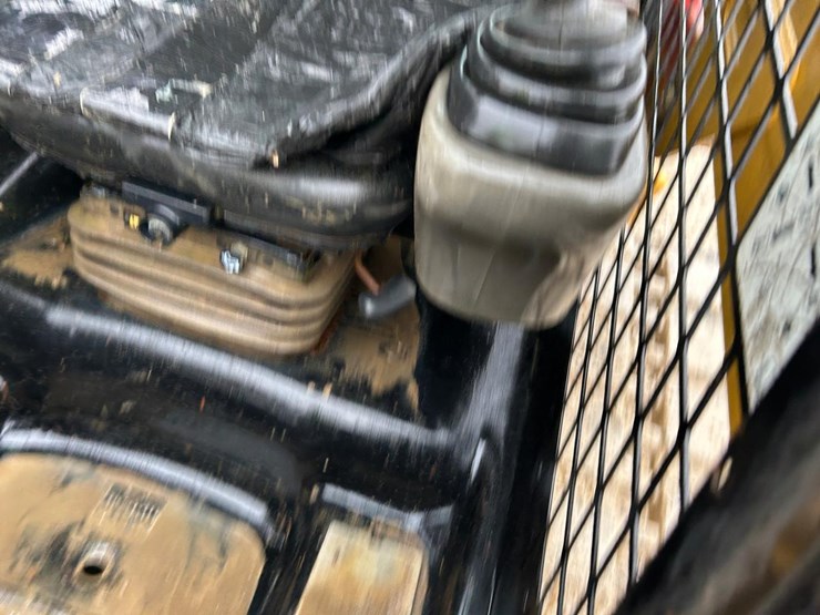 2016-caterpillar-259d-image-7