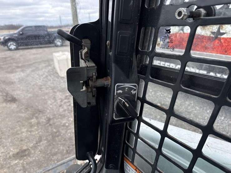 2019-bobcat-s550-image-16